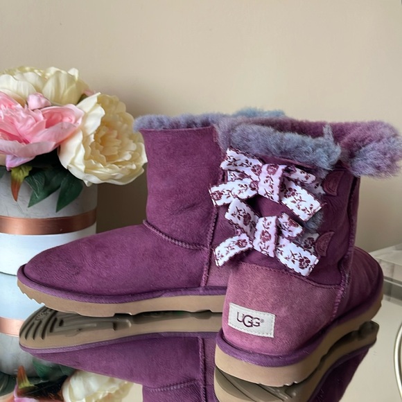 UGG boots Bailey Bow II purple eggplant purple and white striped lace bow tie - Picture 3 of 8